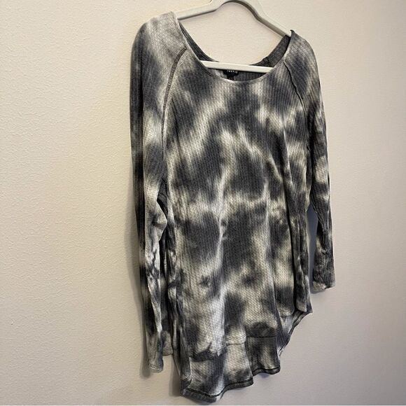 Torrid long sleeve t-shirt size 2x - Picture 4 of 5